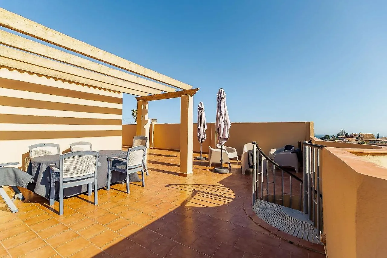 69-Penthouse Apartment With Views In Torreblanca, Фуэнхирола